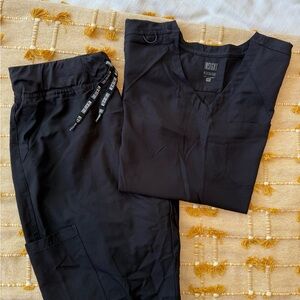 Med Couture Women’s Scrub Set